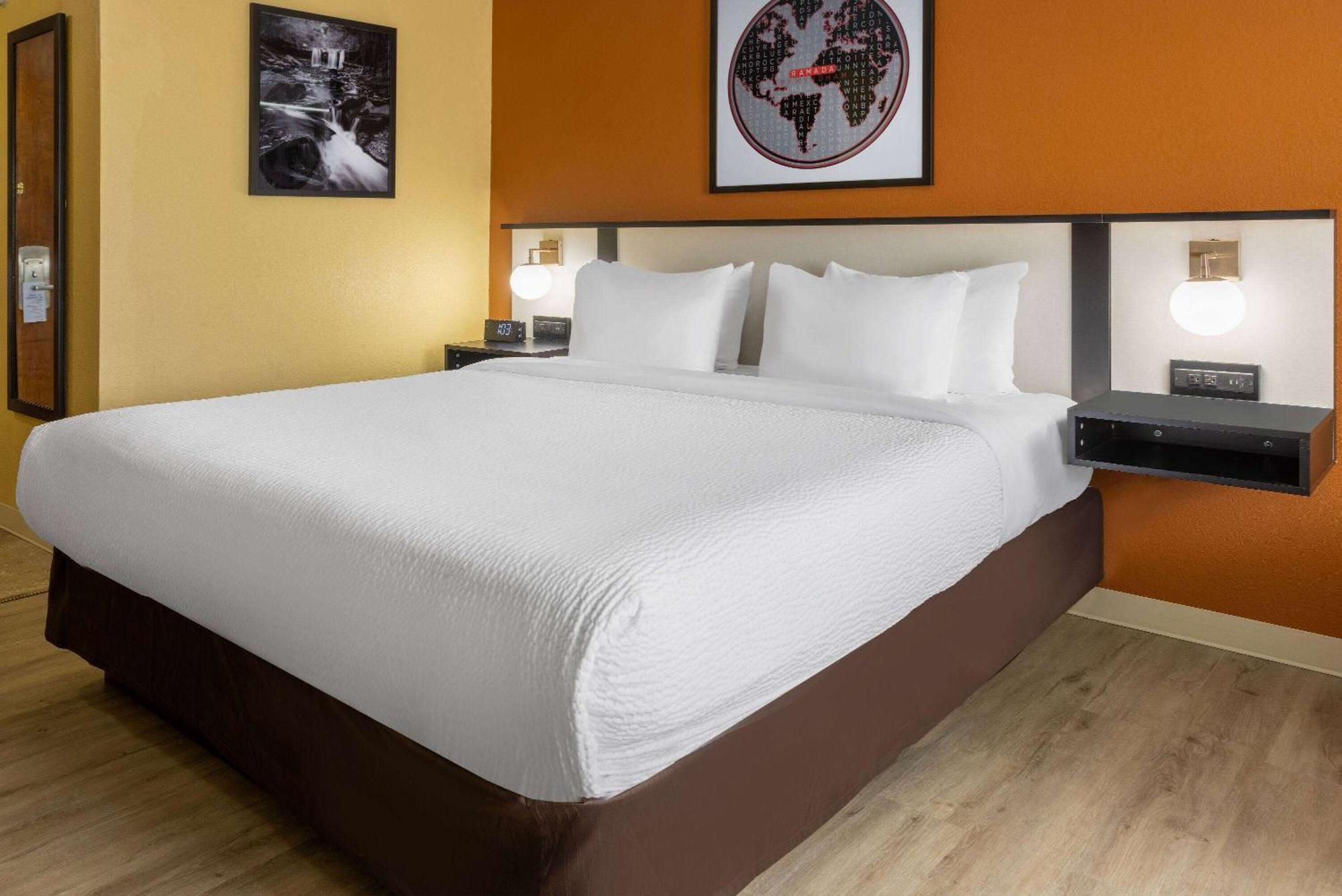 Ramada By Wyndham Rome - Verona Zewnętrze zdjęcie