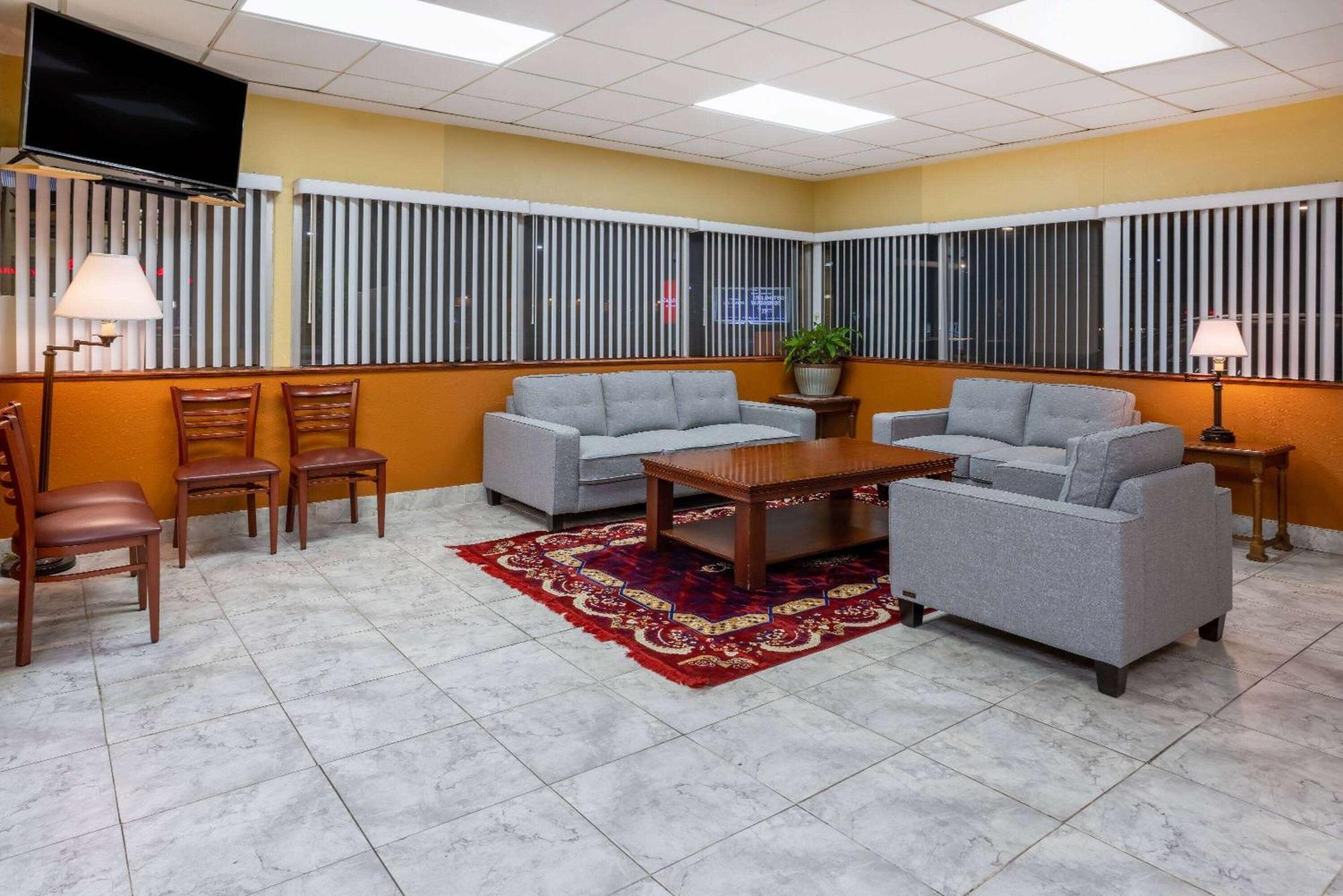 Ramada By Wyndham Rome - Verona Zewnętrze zdjęcie