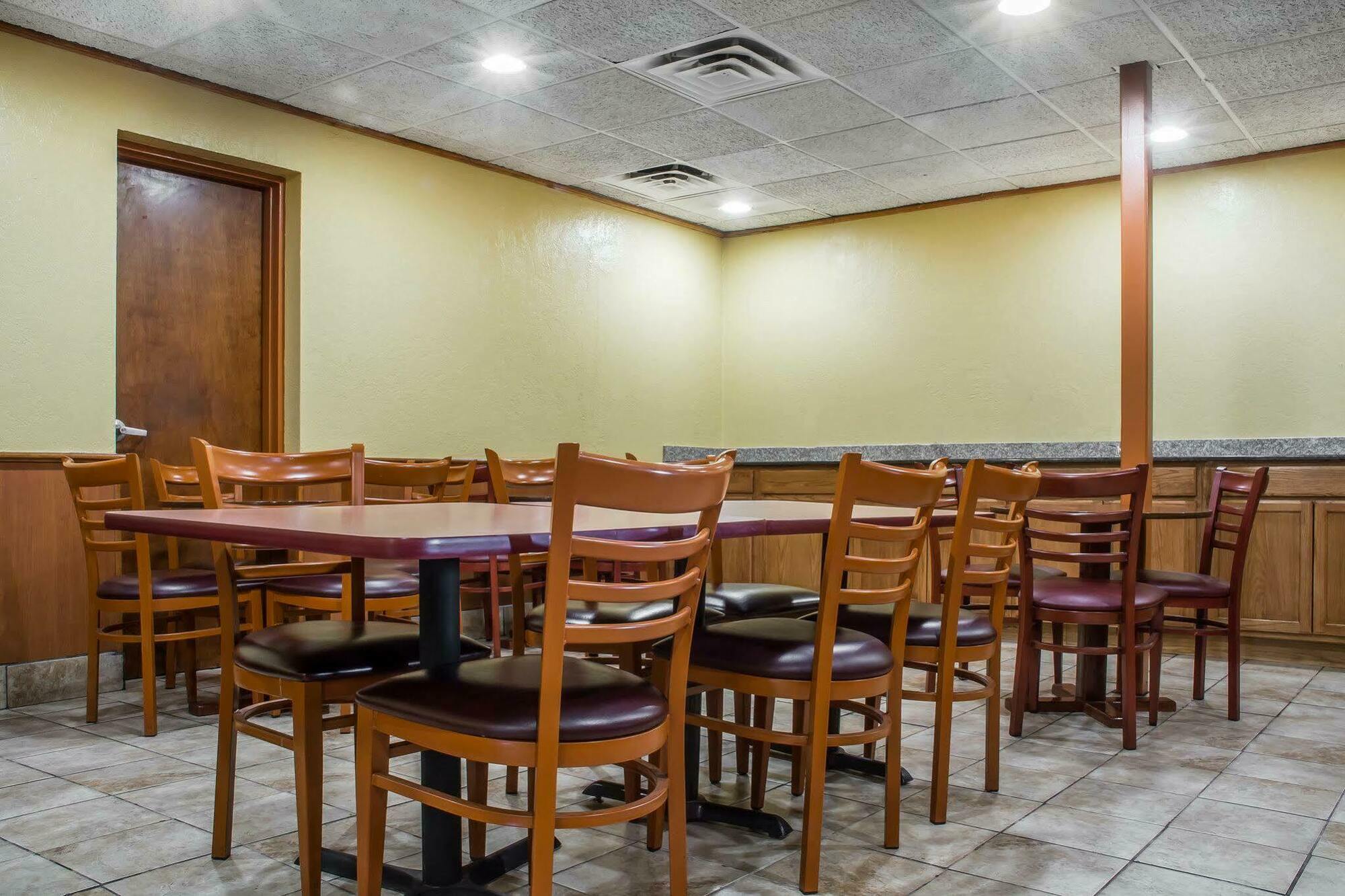 Ramada By Wyndham Rome - Verona Zewnętrze zdjęcie